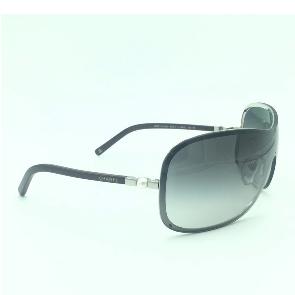 Chanel pearl sunglasses - Picture 2 of 8
